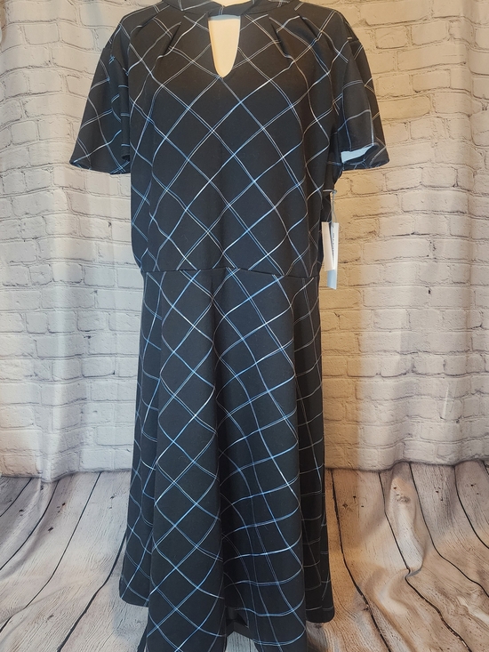 Liz Claiborne Dresses & Skirts - Black Plaid Short-Sleeve A-Line Dress with Keyhole Neck